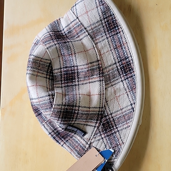 STEVE MADDEN BUCKET HAT - Picture 11 of 11